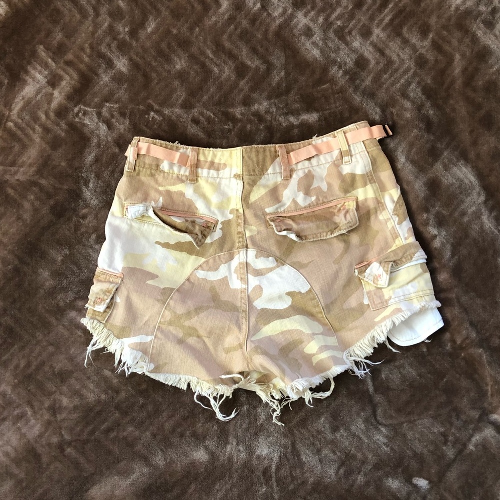 Commander Cutoff Shorts - Picture 3 of 3